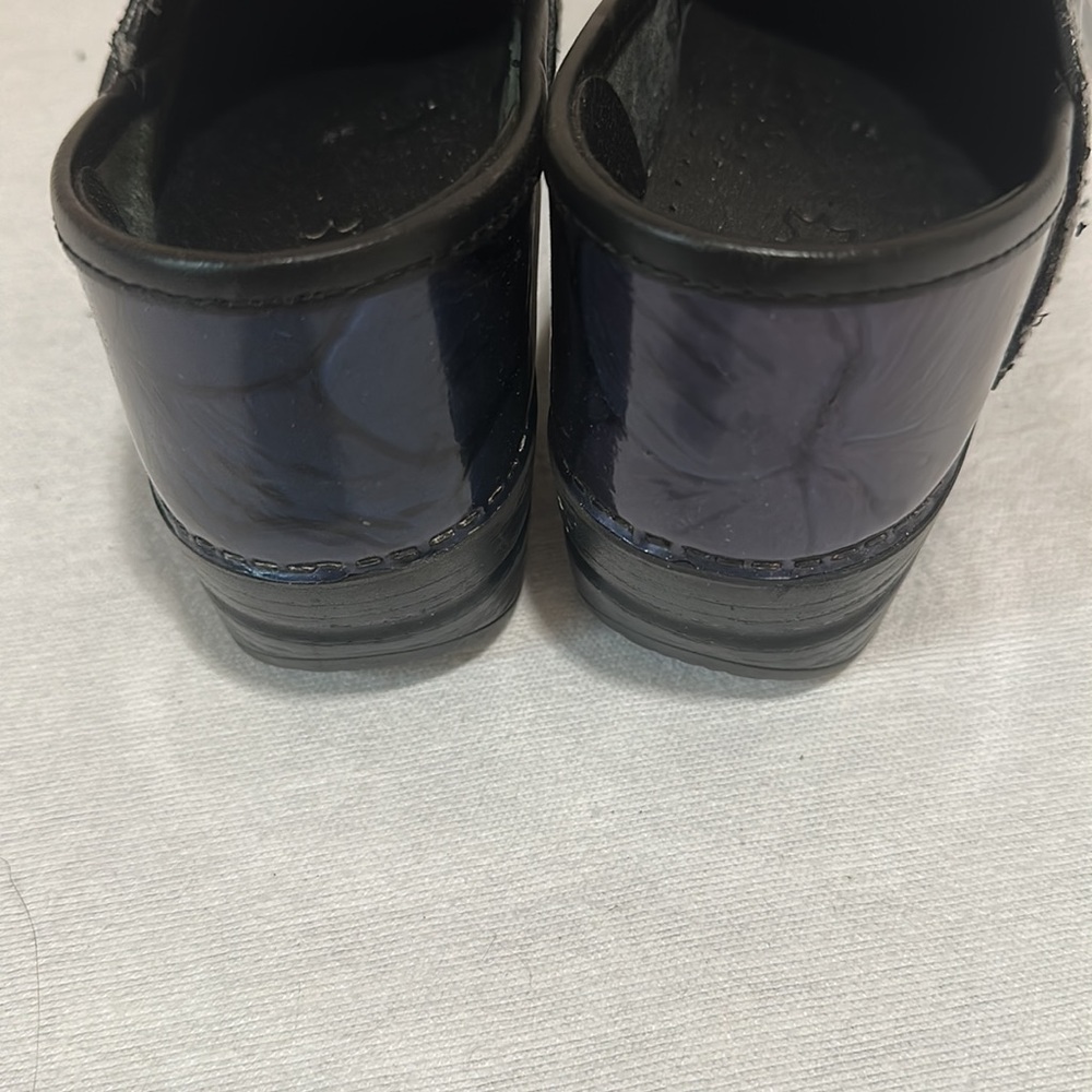 Dansko Blue clogs. Size 39. GUC - Picture 2 of 4